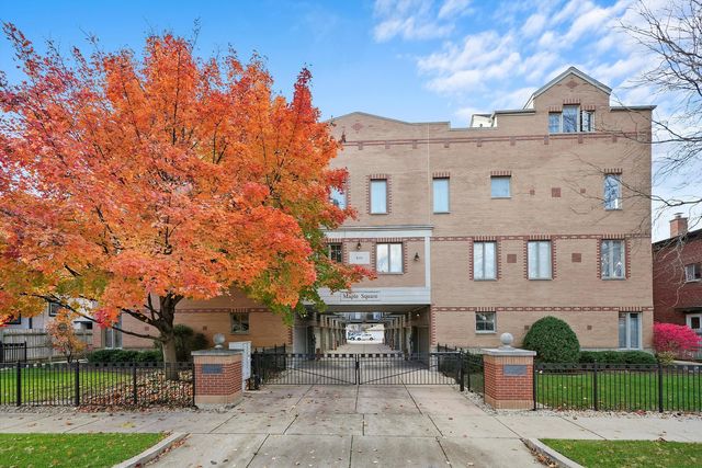 $550,000 | 641 South Maple Avenue, Unit E | Oak Park