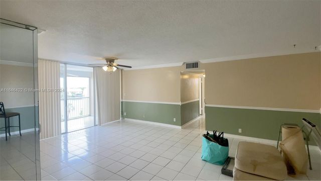 $2,400 | 900 Northeast 199th Street, Unit 409 | Ives Estates