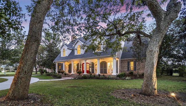 $1,449,000 | 10 Old Woods Passage | Sienna