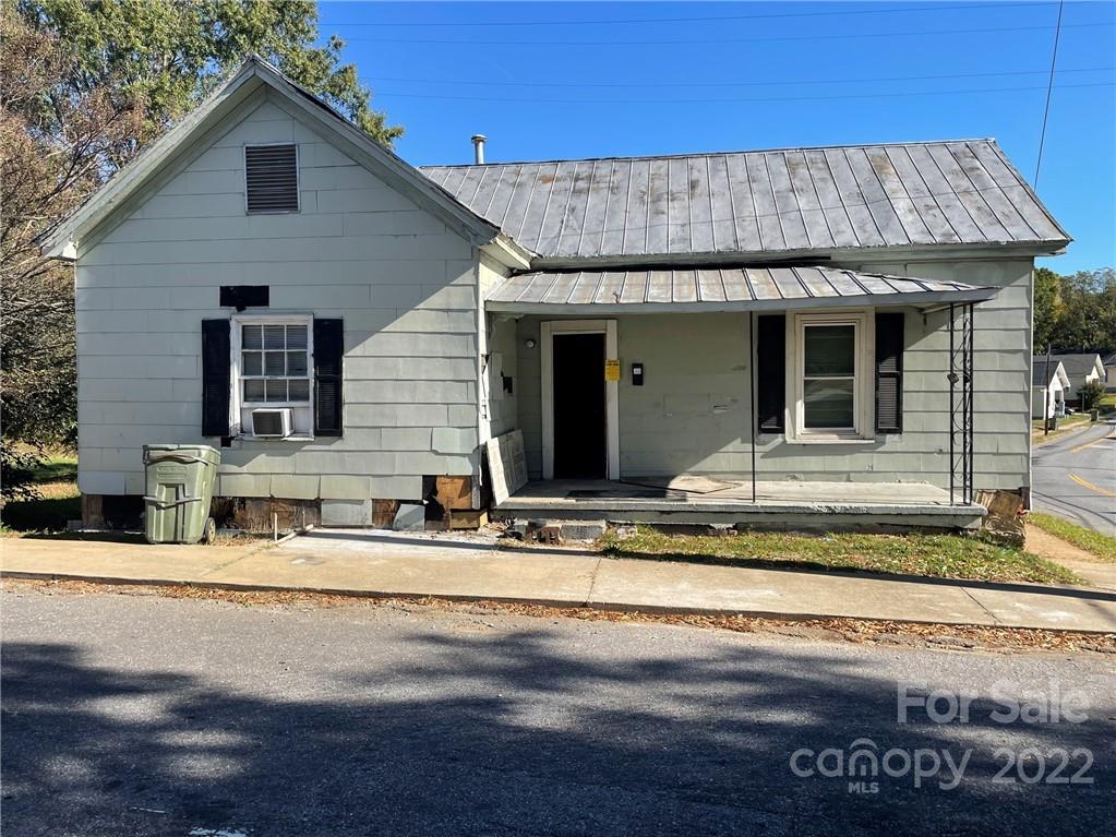 a view of a house with street view