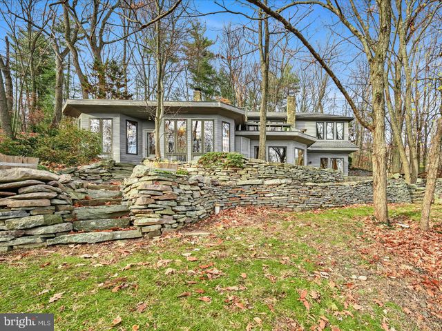 $465,000 | 319 Deer Trail Drive | North Manheim Township - Schuylkill County