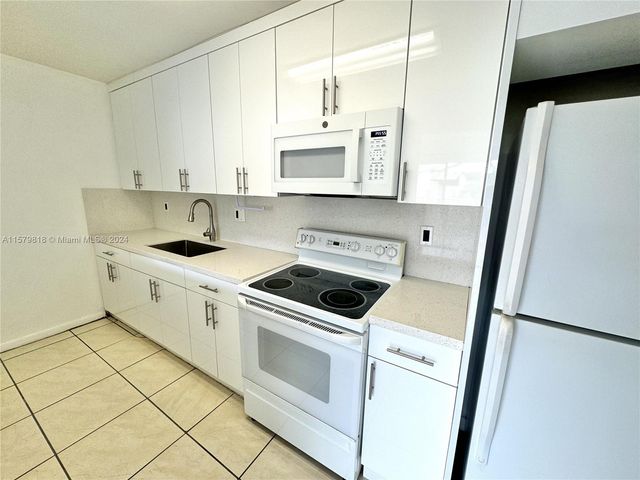 $1,800 | 4620 Northwest 79th Avenue, Unit 2B | Doral