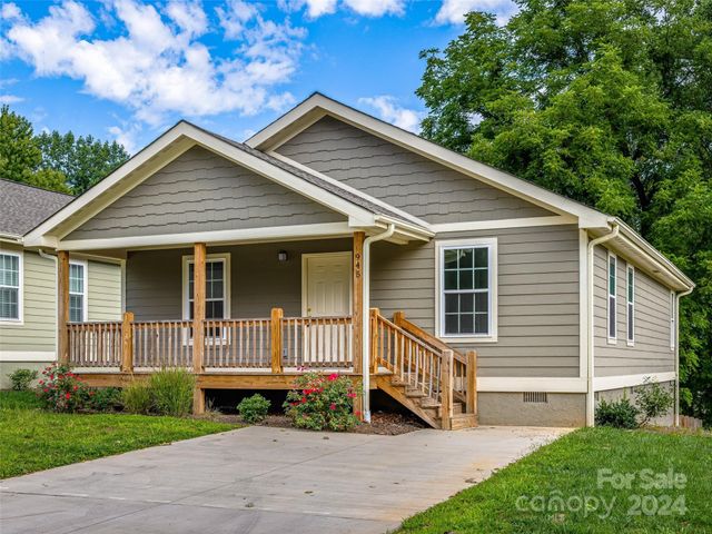 $385,000 | 945 West Chapel Road | Asheville