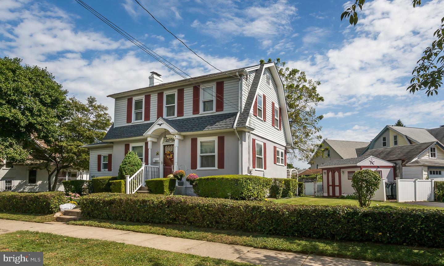 front view of house with a yard