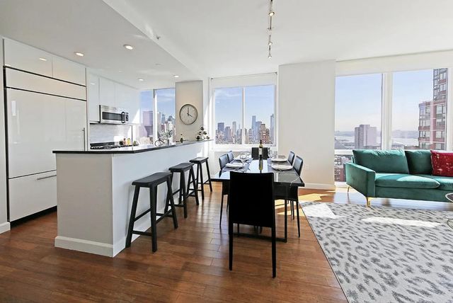 $10,927 | 175 West 60th Street, Unit 42D | Upper West Side