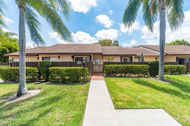 $256,500 | 1024 Green Pine Boulevard, Unit B | The Villages of Palm Beach Lakes