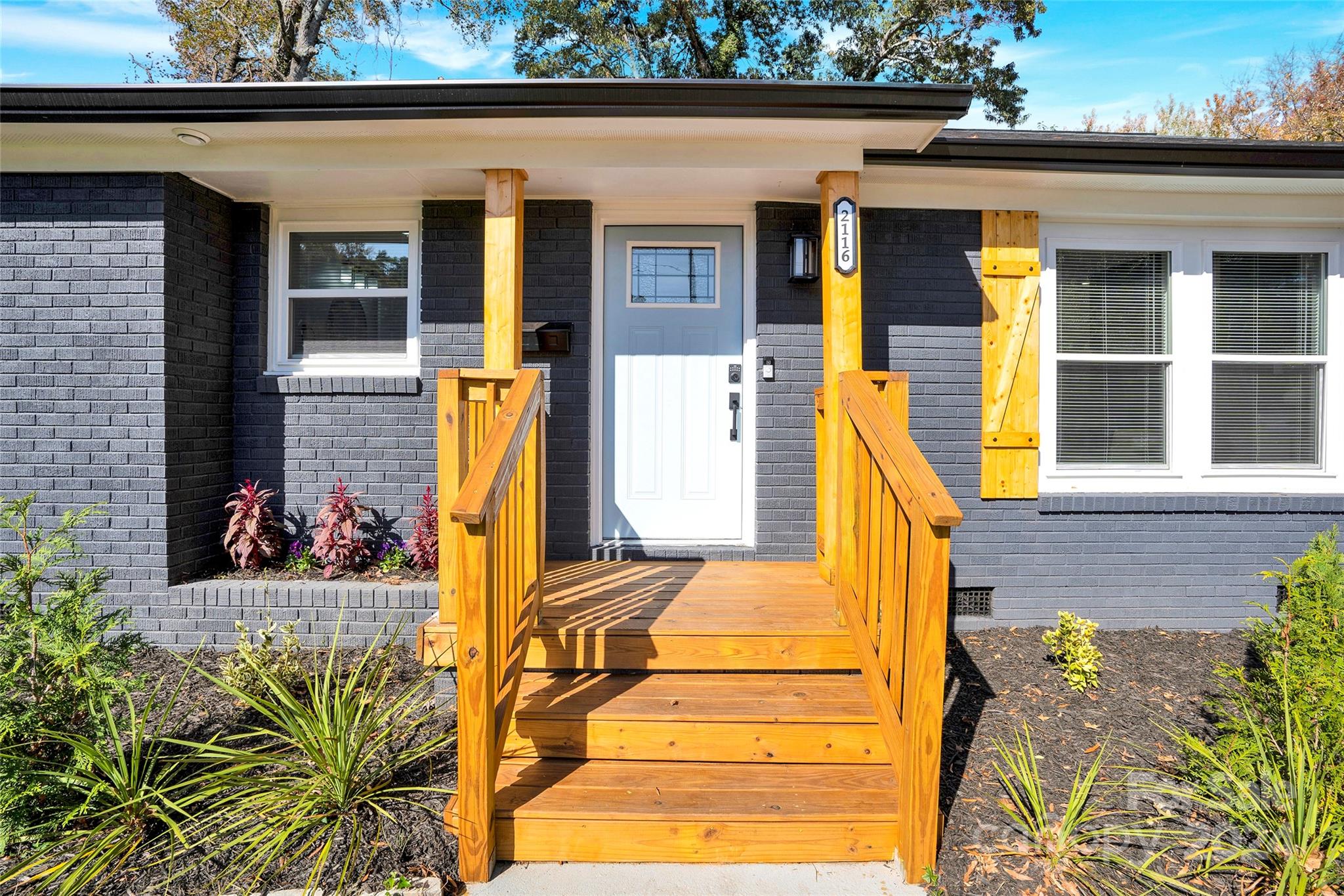 a view of a house with outdoor space