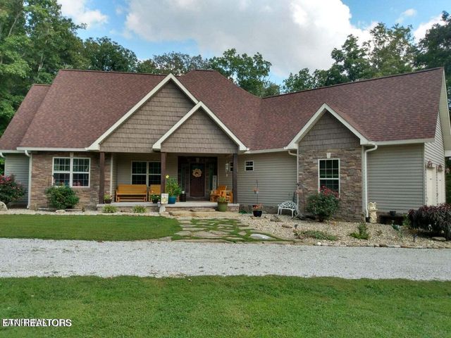 $520,000 | 178 Woods Hill Road