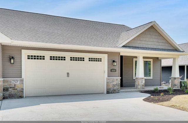 $479,900 | 1419 Prairie Lake Circle | Southwest Village of Fox Crossing