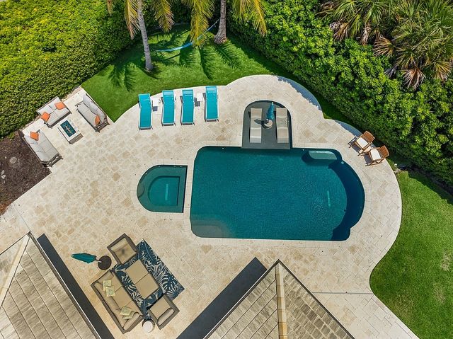 $3,395,000 | 986 Seagrape Lane | Oceanside