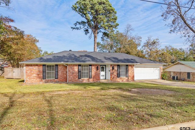 $299,000 | 1115 Woodlark Drive | Northwest Tyler