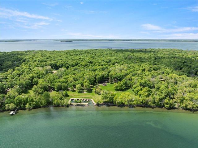 $2,000,000 | 10838 Ottertail Point Drive Northwest | Otter Tail Peninsula Township - Cass County