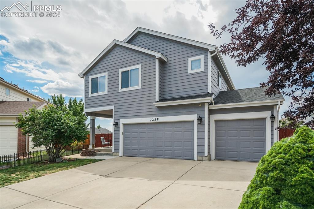 Six bedroom home with a 3 car garage!