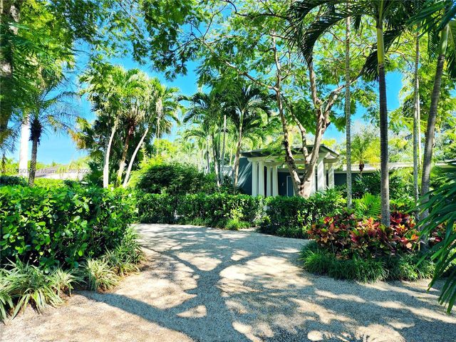 $2,550,000 | 7901 School House Road | Ponce-Davis