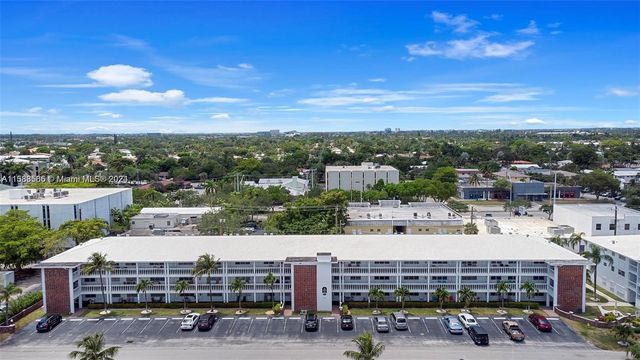 $1,800 | 5201 Northeast 24th Terrace, Unit A208 | Maybury Mansions Condominiums