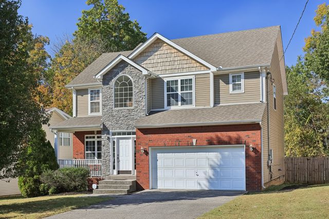 $450,000 | 1957 Dunedin Drive | Hickory Hills