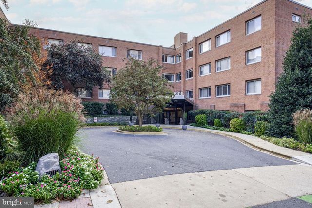 $399,000 | 3900 Tunlaw Road Northwest, Unit 104 | Glover Park