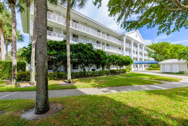 $259,900 | 2441 Village Boulevard, Unit 205 | The Villages of Palm Beach Lakes