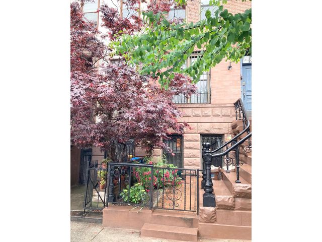 $3,200 | 425 1st Street, Unit 1 | Park Slope