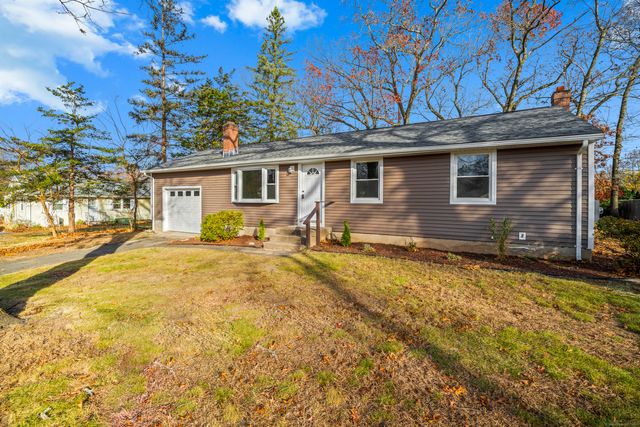 $345,000 | 25 Heather Lane | Windsor Locks