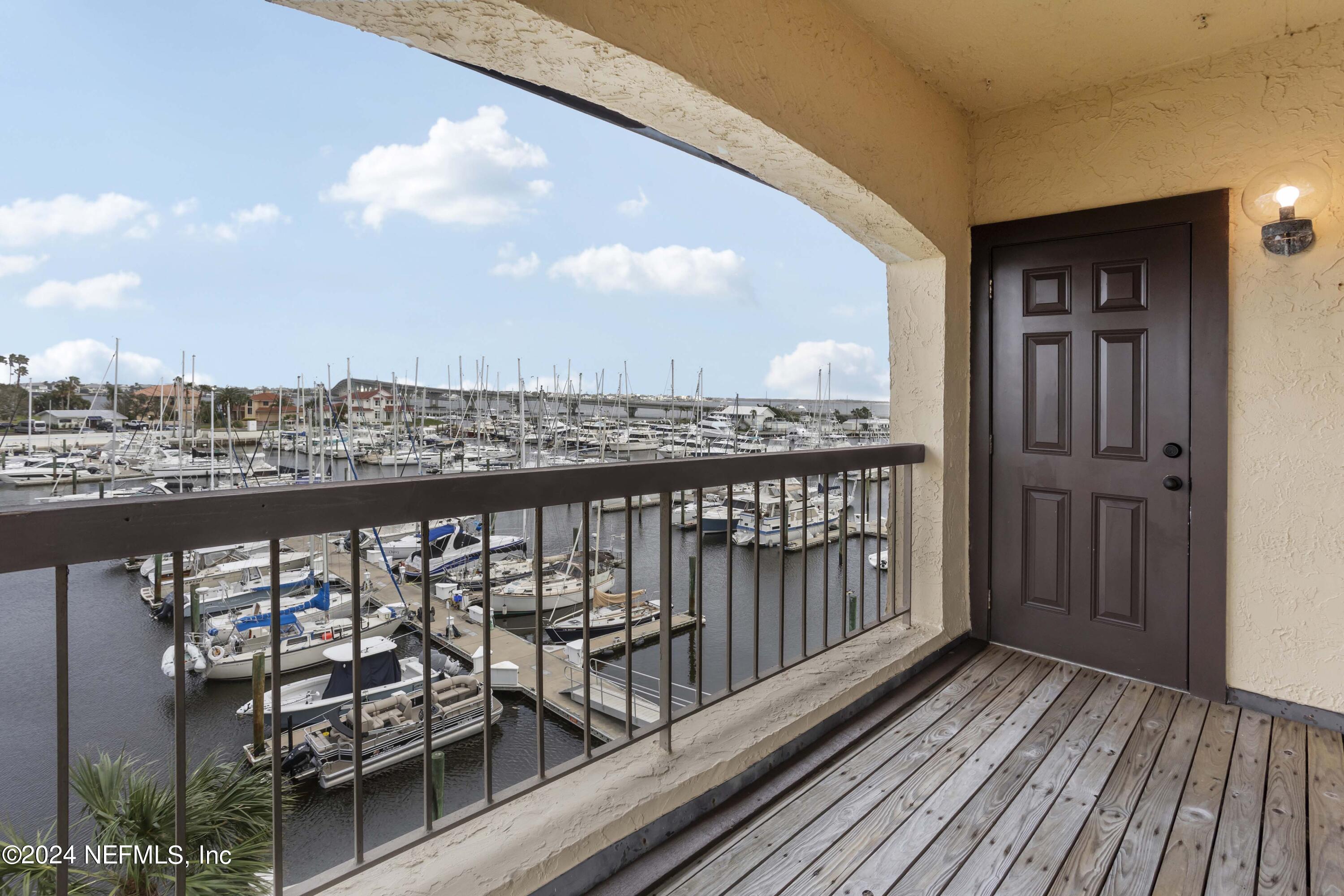 3117harbor_Balcony1