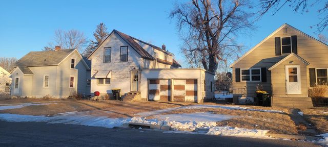 $99,900 | 221 Colfax Avenue Northeast | Hector