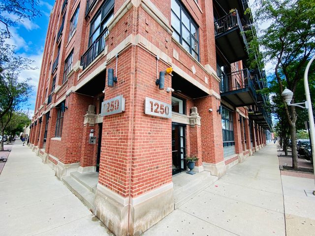 $275,000 | 1250 West Van Buren Street, Unit 407 | West Loop