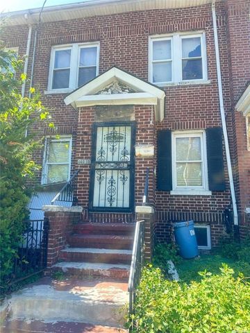 $899,000 | 140-19 Rose Avenue | Flushing