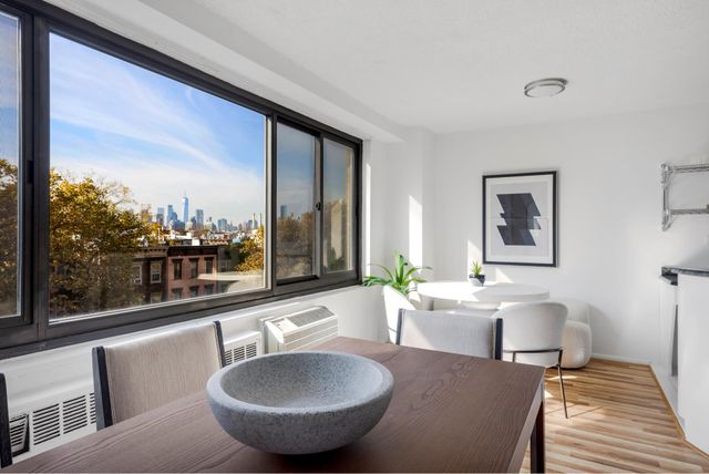 $1,350,000 | 185 Hall Street, Unit 513 | Clinton Hill