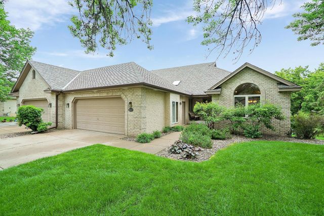 $549,900 | 10437 Fawns Way | Bluffs East