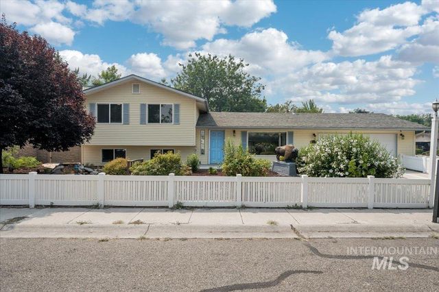 $469,900 | 721 Sullivan Street | Southeast Boise