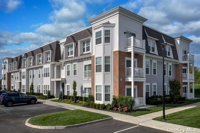 $3,675 | 82 Circle Drive, Unit 82107 | Central Islip