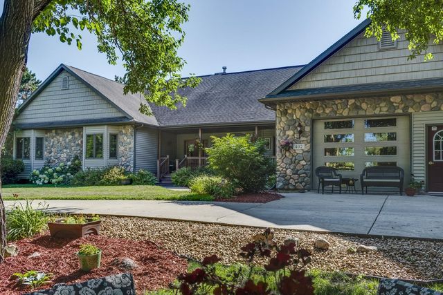 $1,495,000 | 402 Rustic Drive | Rustic Acres