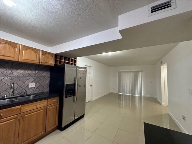 $2,650 | 6480 West 27th Court, Unit 1454 | Hialeah