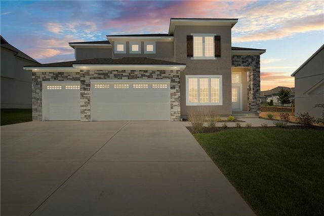 $769,900 | 4544 Northeast Aberdeen Drive | Park Ridge