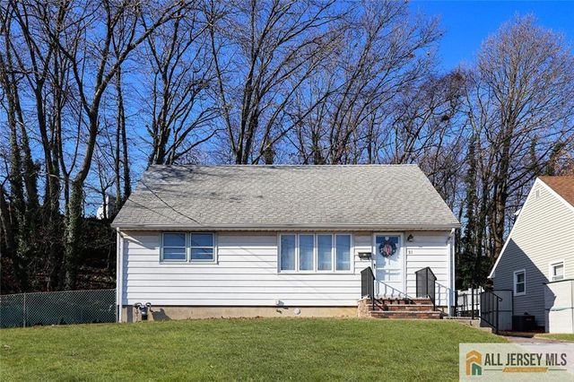 $420,000 | 21 Kathleen Place | Sayreville