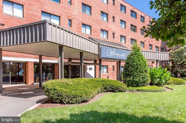 $430,000 | 3515 Washington Boulevard, Unit 403 | Ballston-Virginia Square