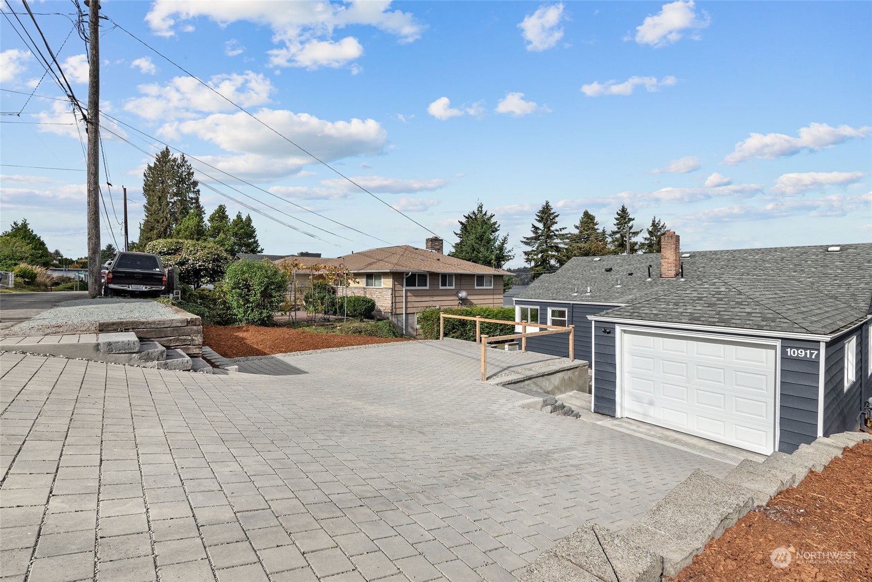 a view of a house with entertaining space