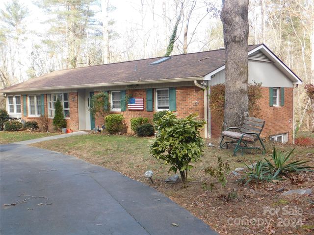 $495,000 | 171 Surry Lane | Haywood Knolls