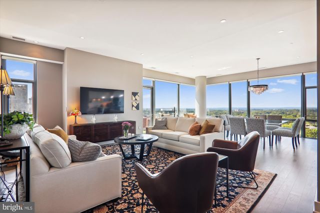 $2,795,000 | 4960 Fairmont Avenue, Unit PH4 | Bethesda