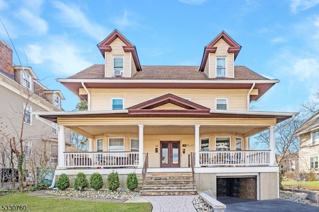 $689,500 | 112 Milligan Place | Academy Heights