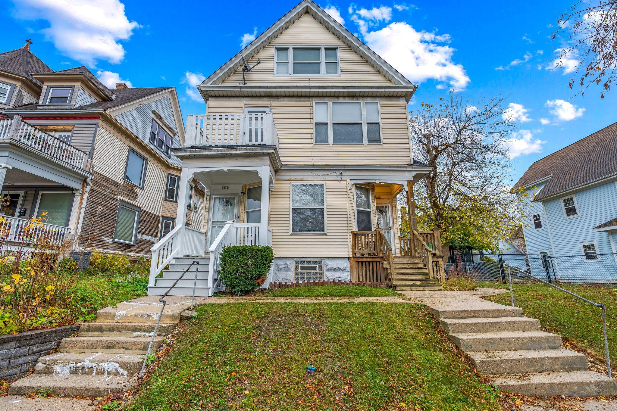 2436 N 1st St, Milwaukee - HDR-01