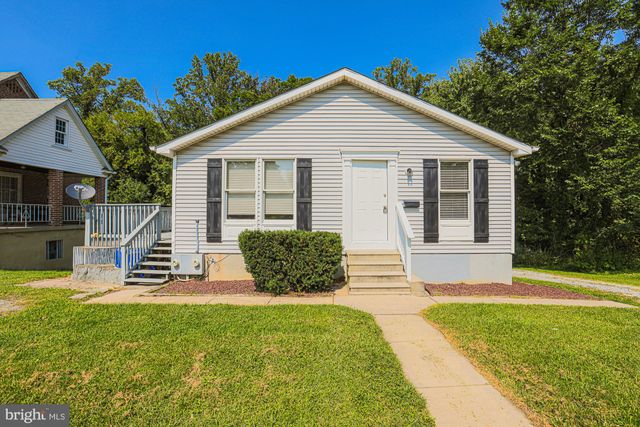 $369,900 | 3054 Arizona Avenue | Parkville