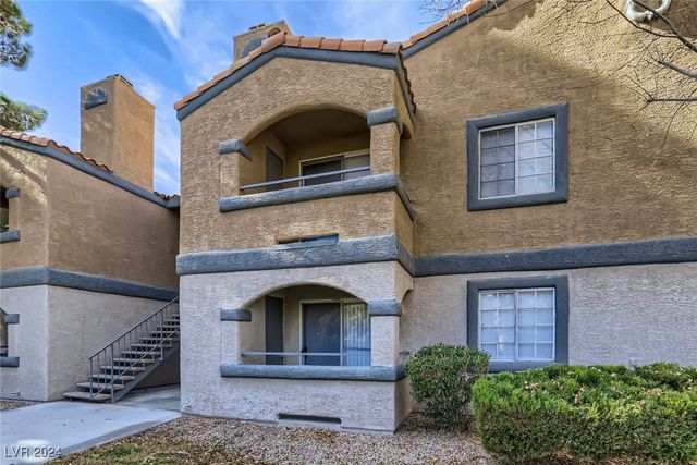 $165,000 | 220 Mission Newport Lane, Unit 106 | Charleston Heights