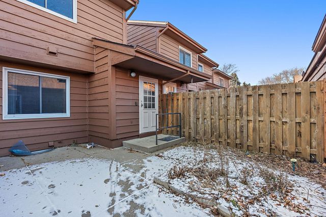 $2,150 | 3219 Evergreen Drive | Eagan