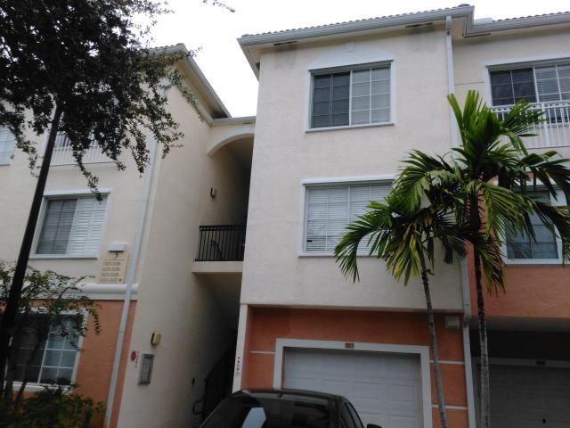 $1,950 | 3305 Myrtlewood Circle East, Unit 305 | Palm Beach Gardens