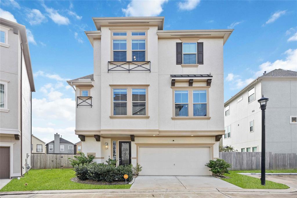 A meticulously maintained townhome on the Round Table Trail. A true testament to quality construction and thoughtful design.