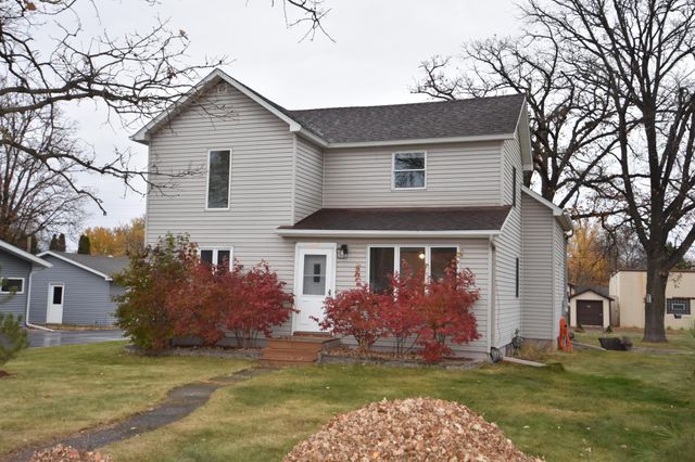 $220,000 | 555 Central Avenue North | Milaca