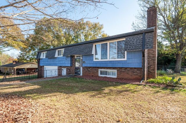 $289,500 | 2741 Cedar Street | Newton Township - Catawba County