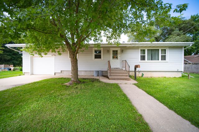 $149,900 | 121 Lincoln Highway | Franklin Grove